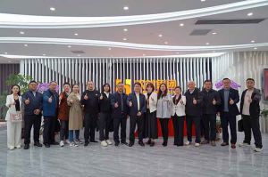 热烈欢迎新疆喀什人社局一行领导莅临1xbet体育（中国）集团指导